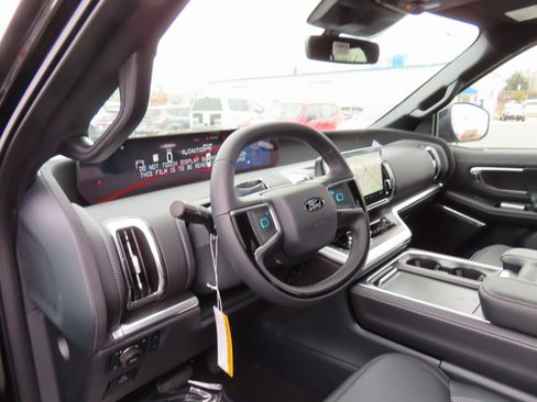 New 2025 Ford Expedition Max Platinum w/ Stealth Appearance Package image 10