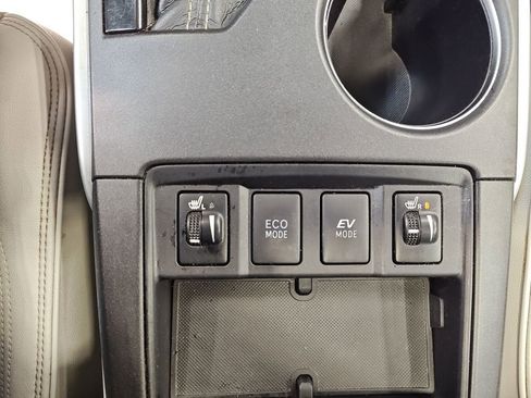 Used 2017 Toyota Camry XLE image 27