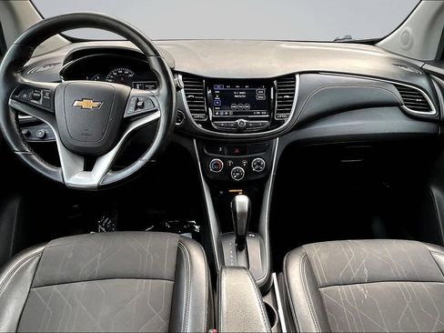 Used 2018 Chevrolet Trax LT w/ LT Convenience Package FWD image 7
