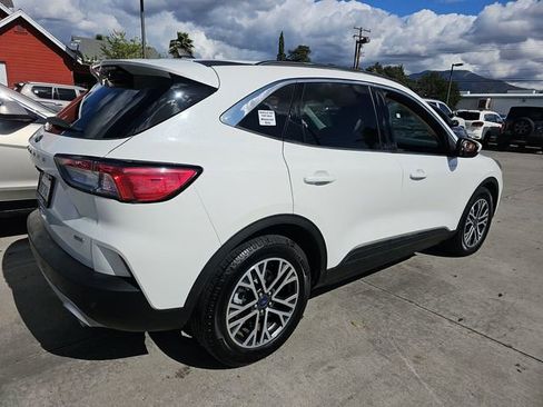 Used 2021 Ford Escape SEL w/ Technology Package image 3