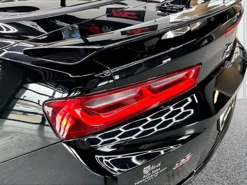 Used 2018 Chevrolet Camaro SS RWD image 23