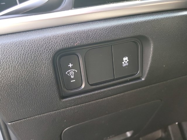 Used 2024 Kia Sorento S w/ Panoramic Sunroof Package FWD image 17