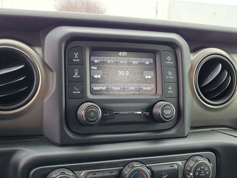 Used 2019 Jeep Wrangler Unlimited Sport S image 26