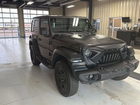 Used 2021 Jeep Wrangler Sport image 4