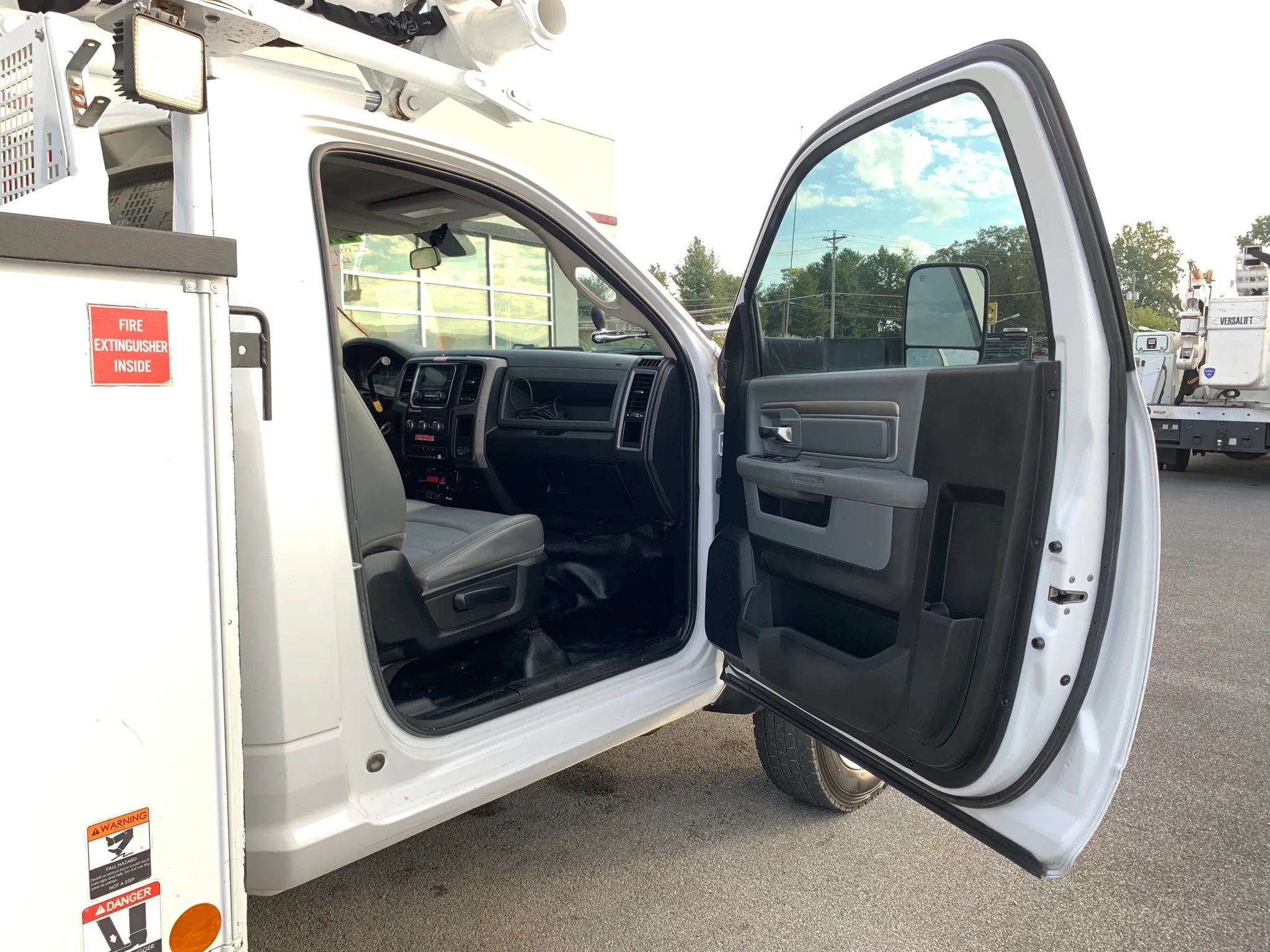 Used 2018 RAM 5500 Tradesman w/ Power & Remote Entry Group AWD/4WD image 21