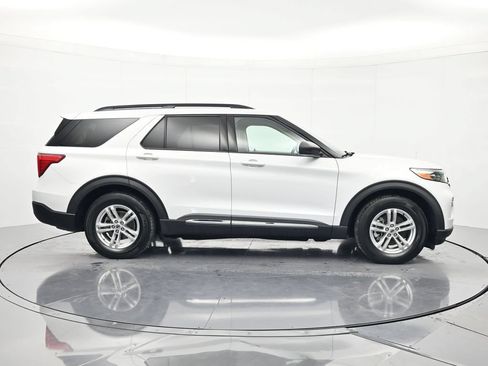 Used 2020 Ford Explorer XLT w/ Equipment Group 202A RWD image 4