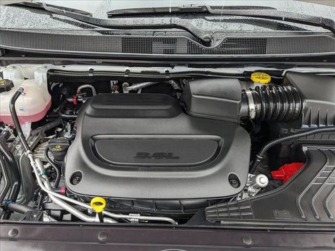 Used 2025 Chrysler Pacifica Pinnacle image 26