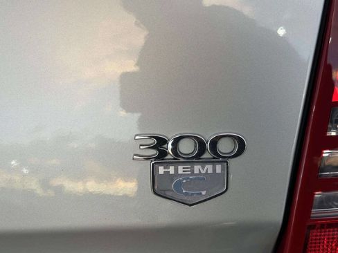 Used 2005 Chrysler 300 C image 13