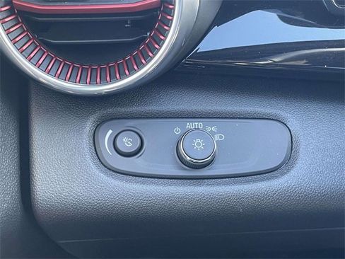 Used 2024 Chevrolet Trax RS w/ Sunroof Package image 24