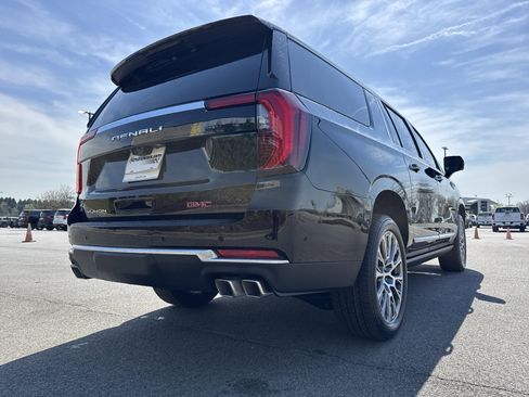 New 2026 GMC Yukon XL Denali w/ Denali Reserve Package image 10