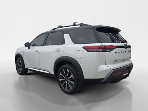 New 2026 Nissan Pathfinder Platinum image 3