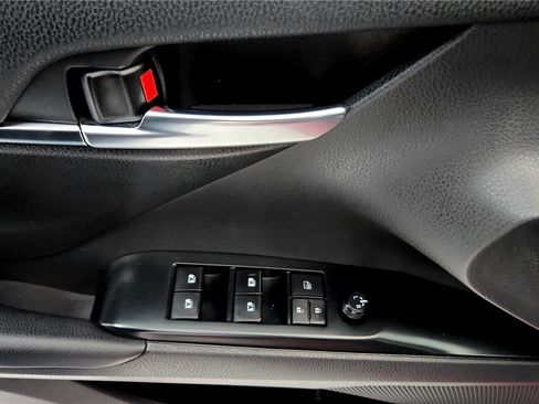 Used 2019 Toyota Camry LE w/ Carpet Mat Package image 23