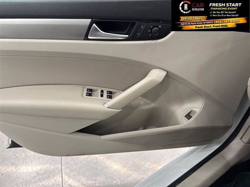 Used 2021 Volkswagen Passat 2.0T SE image 58