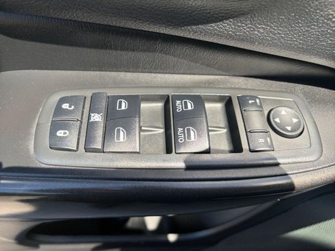 Used 2019 Jeep Cherokee Trailhawk w/ Comfort/Convenience Group AWD/4WD image 14