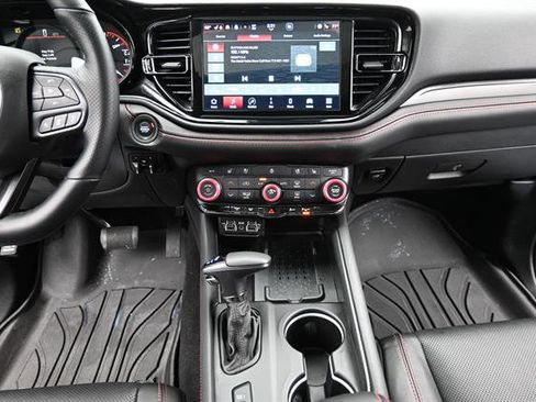 Used 2025 Dodge Durango R/T AWD/4WD image 14