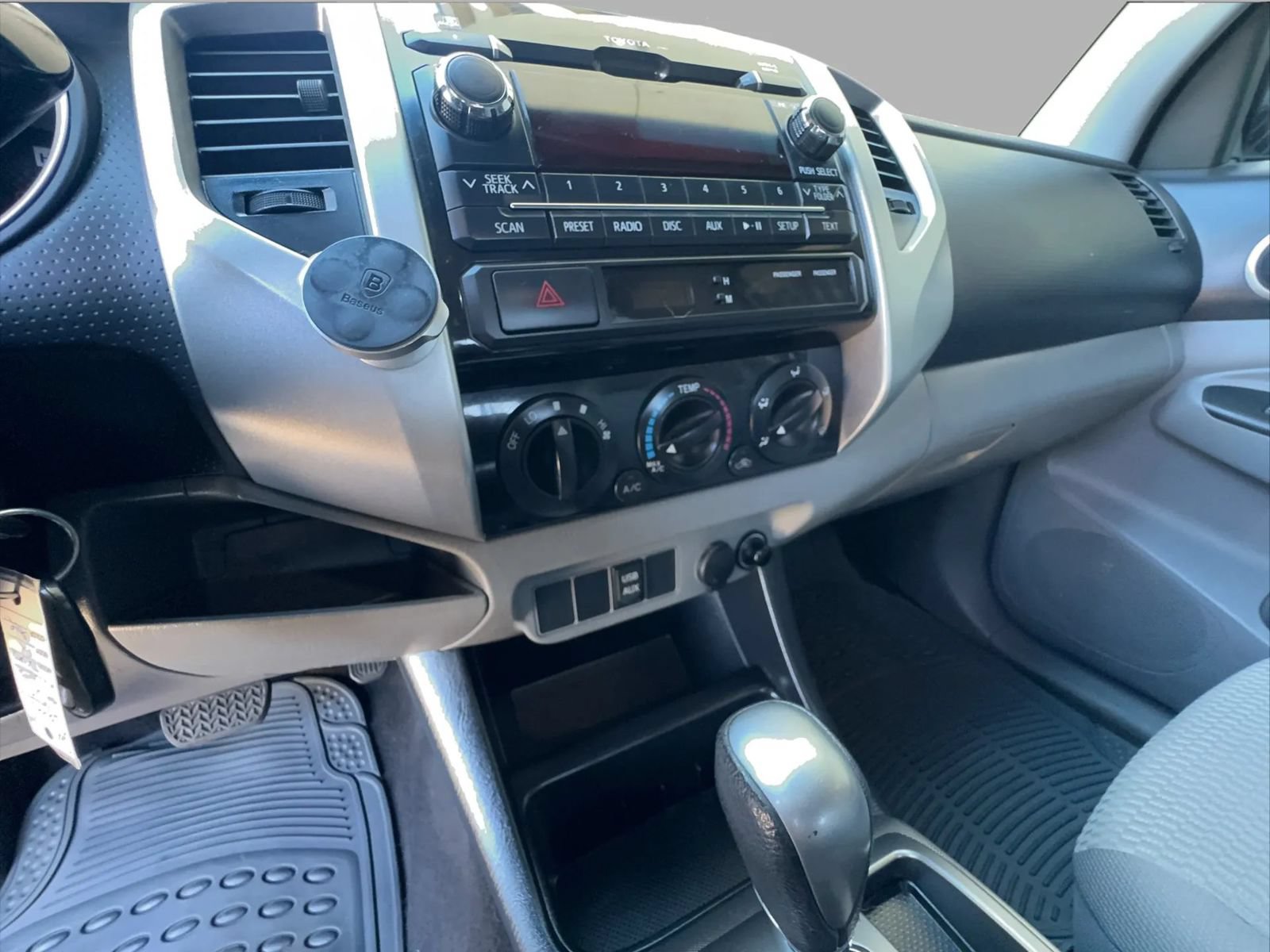 Used 2012 Toyota Tacoma PreRunner w/ SR5 Pkg RWD image 25
