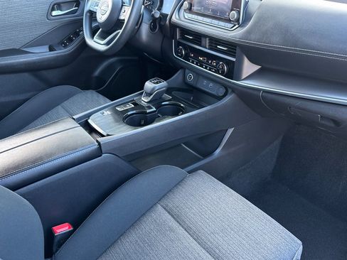 Used 2023 Nissan Rogue SV image 32