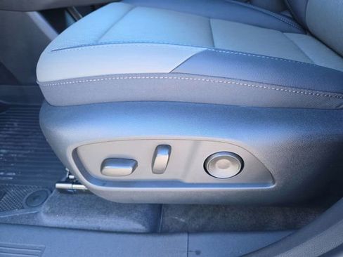 New 2026 Chevrolet Equinox LT w/ Convenience Package II image 13