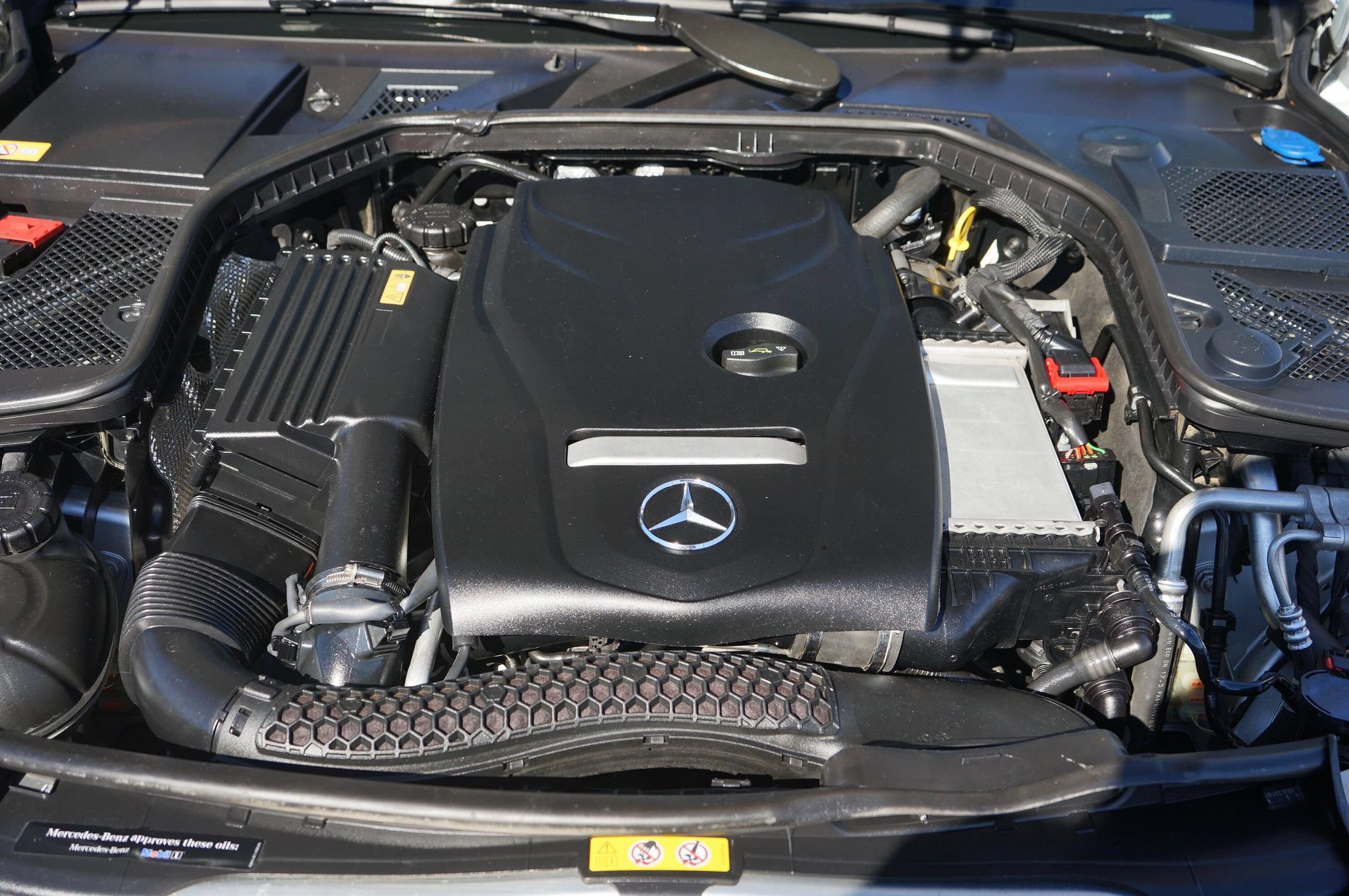Used 2015 Mercedes-Benz C 300 4MATIC Sedan image 9