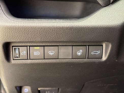 Used 2022 Toyota RAV4 XSE w/ Weather Package AWD/4WD image 17