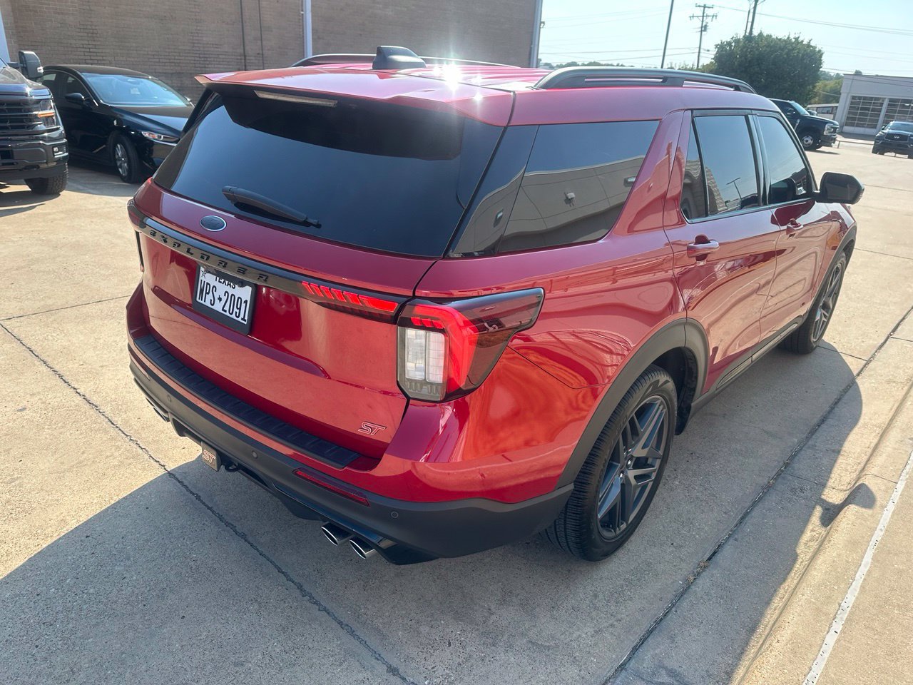 Used 2025 Ford Explorer ST w/ Sun And Sound Package AWD/4WD image 14