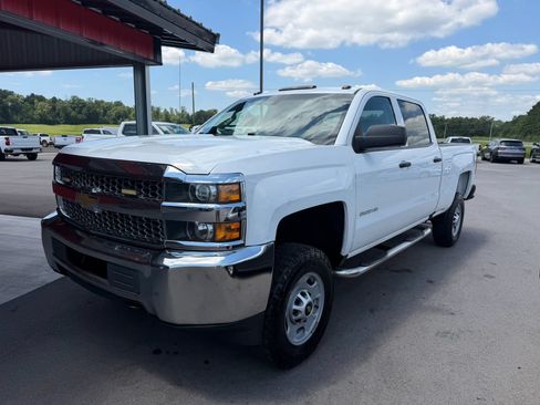 Used 2019 Chevrolet Silverado 2500 W/T w/ WT Convenience Package AWD/4WD image 2