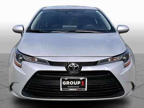 Used 2025 Toyota Corolla LE FWD image 4