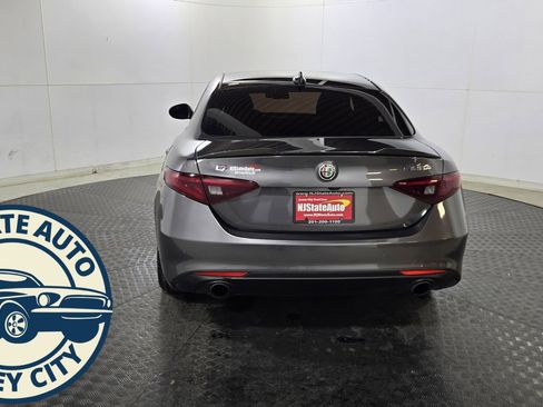 Used 2022 Alfa Romeo Giulia Ti image 6