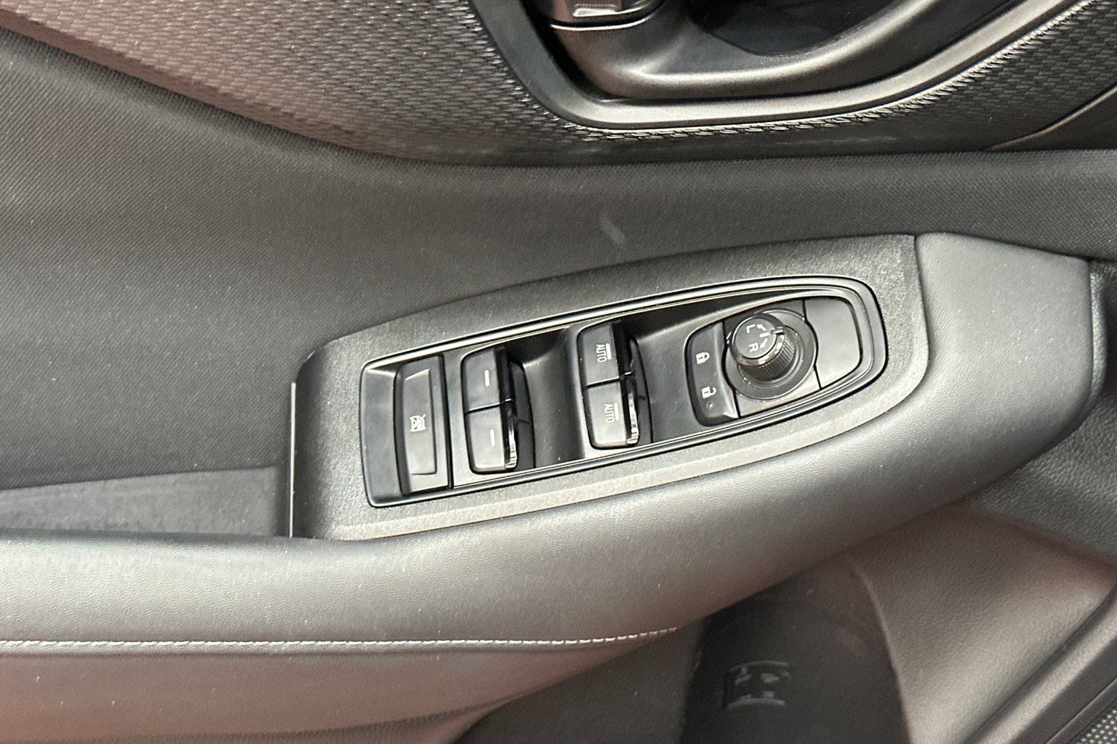 Used 2025 Subaru Outback AWD/4WD image 15