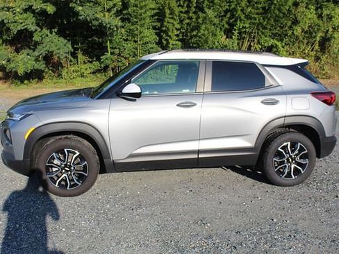 Used 2023 Chevrolet TrailBlazer ACTIV w/ Convenience Package AWD/4WD image 5