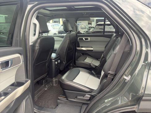 Used 2022 Ford Explorer XLT w/ Equipment Group 202A AWD/4WD image 14