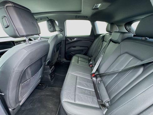 Used 2023 Audi Q4 e-tron Premium Plus w/ Premium Plus image 16