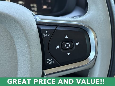 Used 2019 Volvo XC60 T5 Momentum image 17