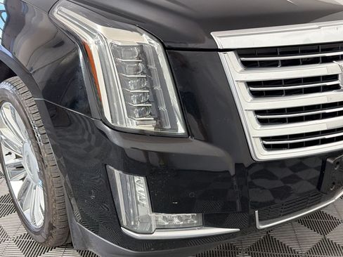 Used 2019 Cadillac Escalade Platinum AWD/4WD image 12