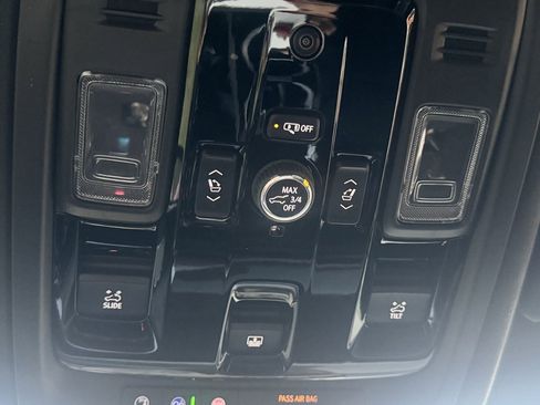 Used 2025 Cadillac Escalade Sport Platinum w/ LPO, ONYX Package image 28