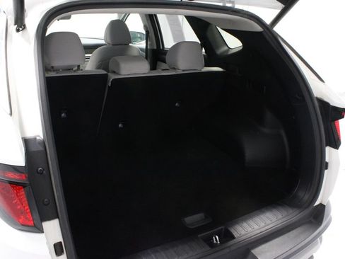 Used 2025 Hyundai Tucson SEL FWD image 17