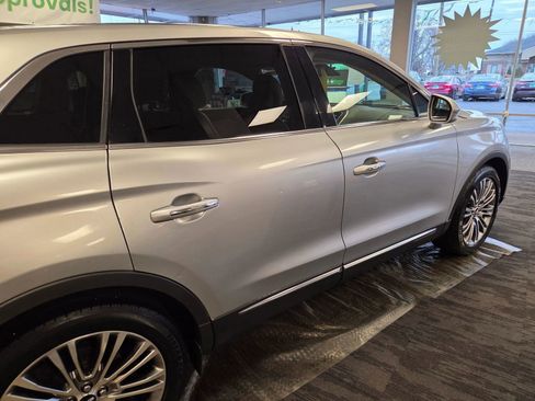 Used 2017 Lincoln MKX Reserve w/ Driver Assistance Package image 16