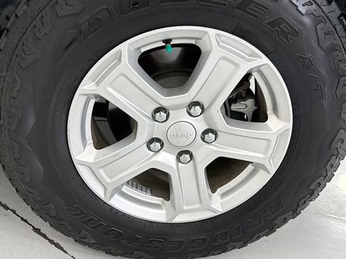 Used 2021 Jeep Wrangler Unlimited Sport AWD/4WD image 29