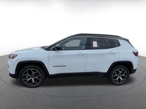 Used 2025 Jeep Compass Limited AWD/4WD image 4