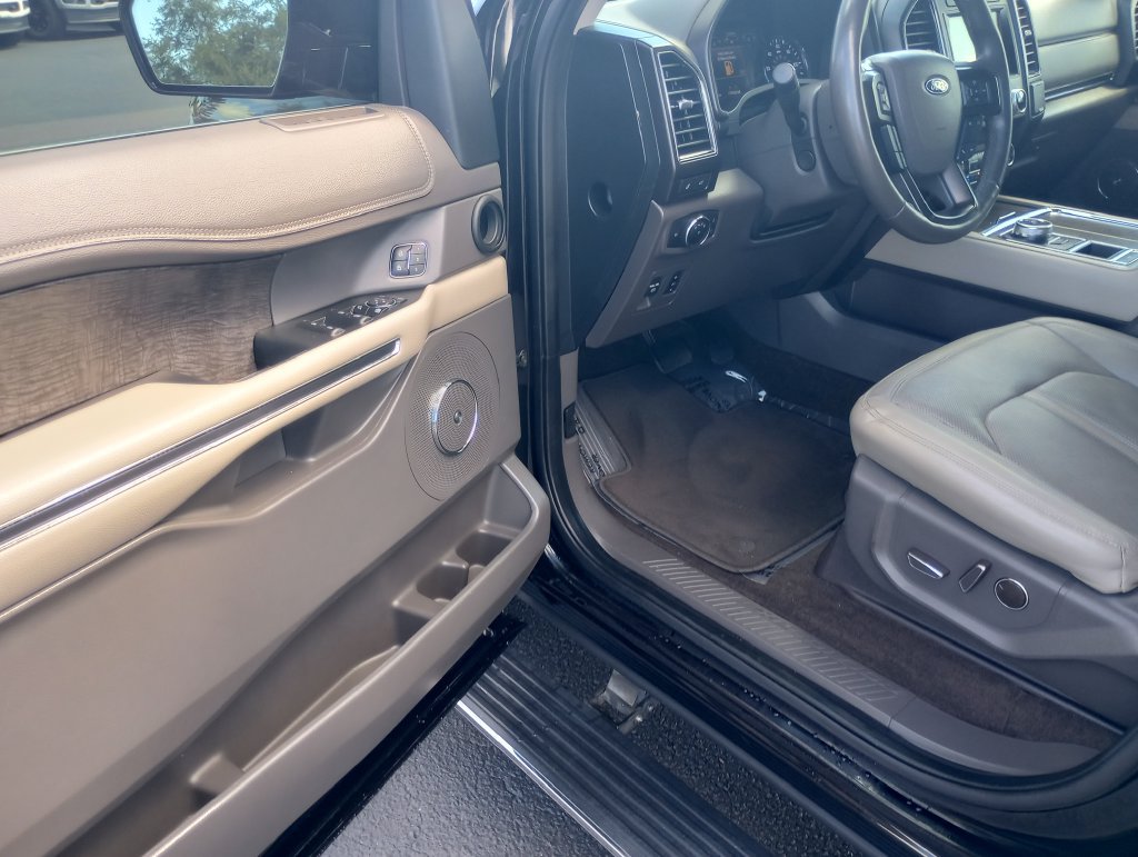 Used 2020 Ford Expedition Limited RWD image 22