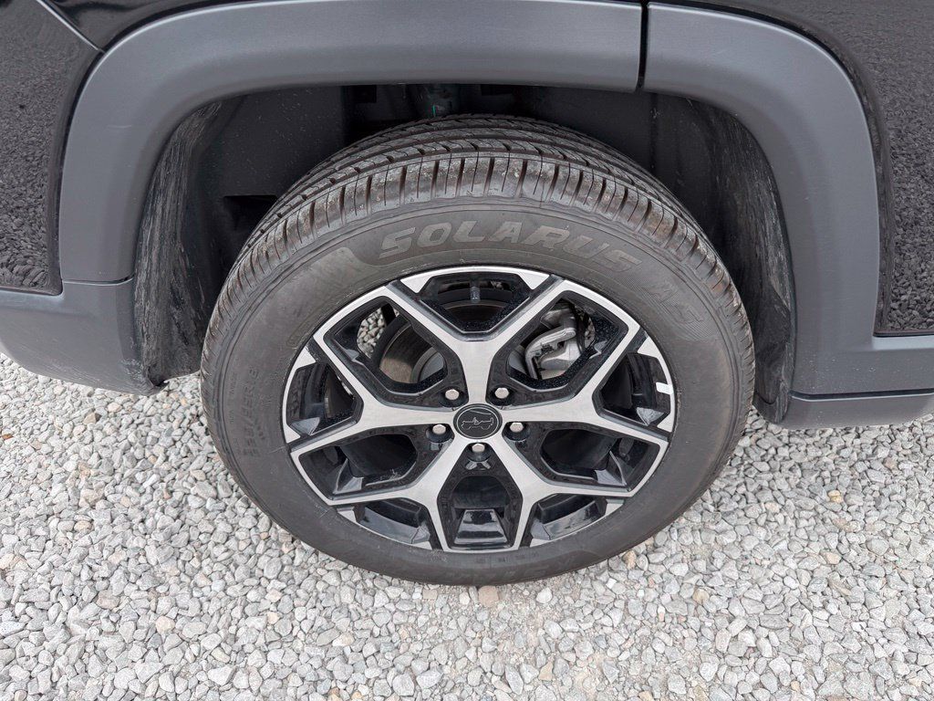 Used 2025 Jeep Compass Limited AWD/4WD image 31