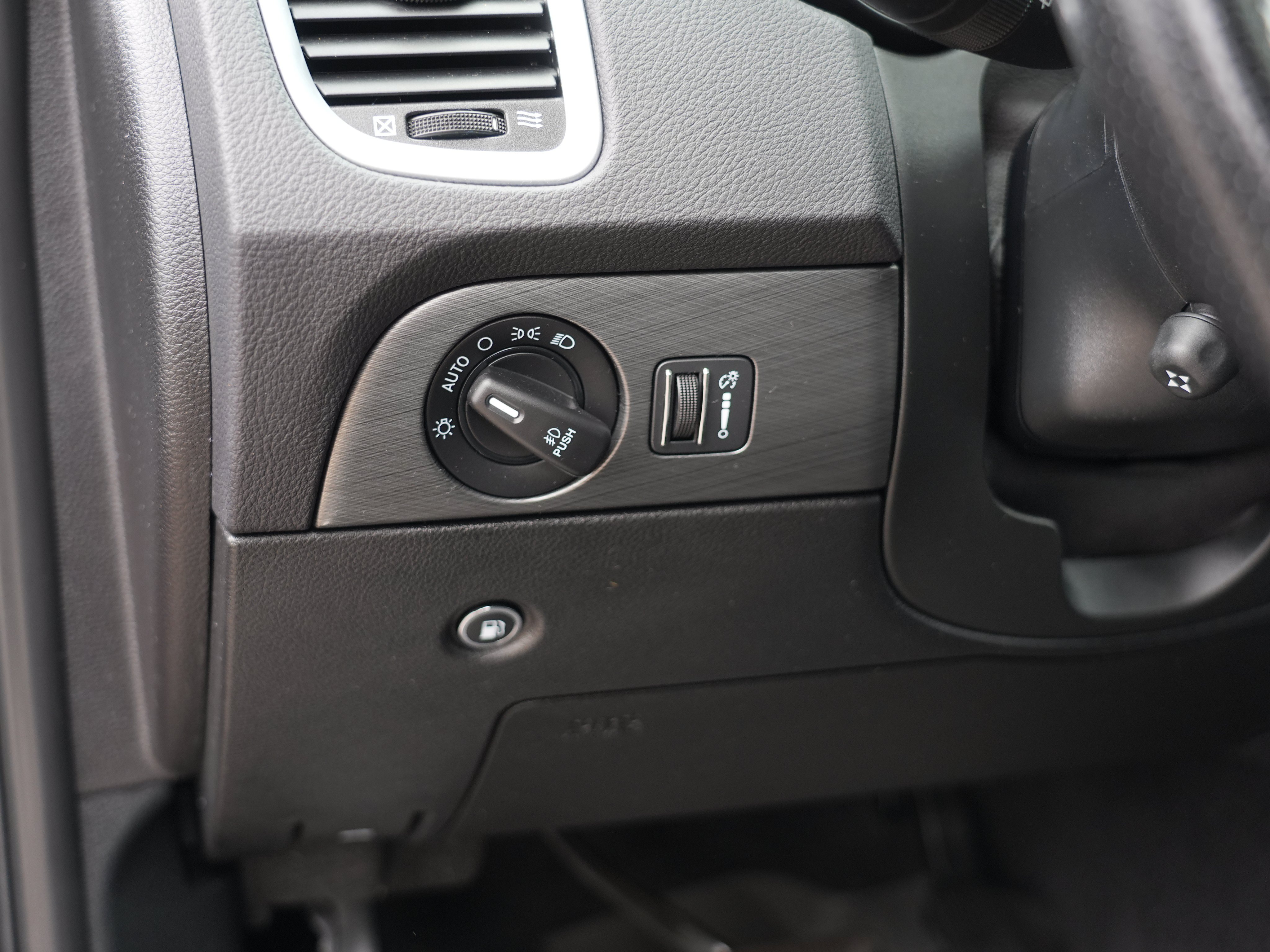Used 2020 Dodge Durango Citadel w/ Technology Group AWD/4WD image 17
