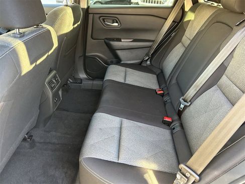 Certified 2025 Nissan Rogue SV image 14