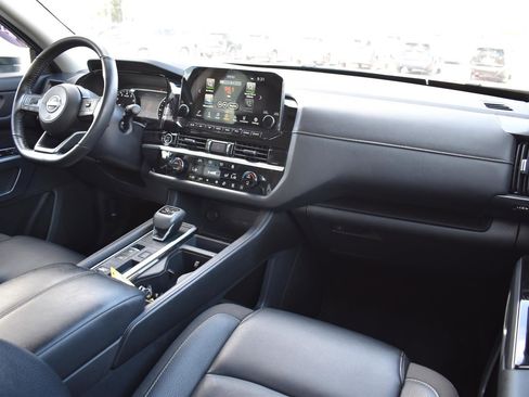 Used 2024 Nissan Pathfinder SL FWD image 71