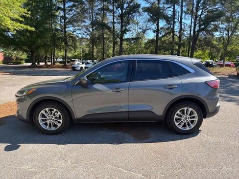 Used 2021 Ford Escape SE w/ Convenience Package FWD image 2
