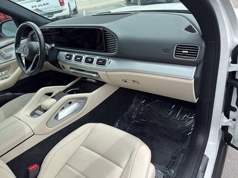 Used 2025 Mercedes-Benz GLS 450 4MATIC image 36