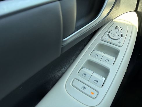 Certified 2025 Hyundai Sonata SEL FWD image 17