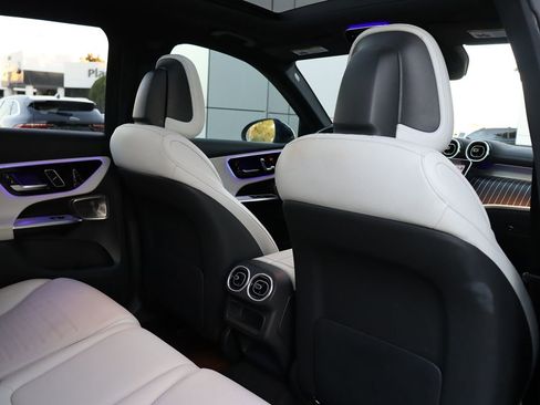 Used 2024 Mercedes-Benz GLC 300 4MATIC w/ AMG Line image 37