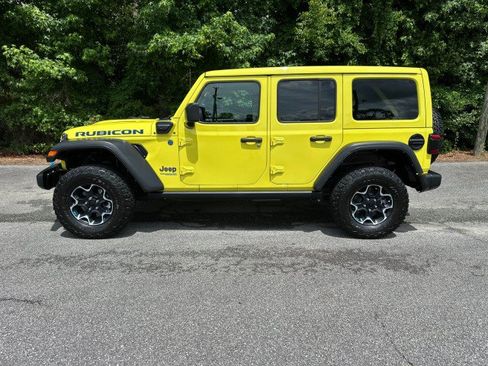 Used 2022 Jeep Wrangler Unlimited Rubicon 4xe w/ Cold Weather Group AWD/4WD image 2