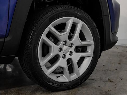 Used 2021 Jeep Renegade Latitude AWD/4WD image 43